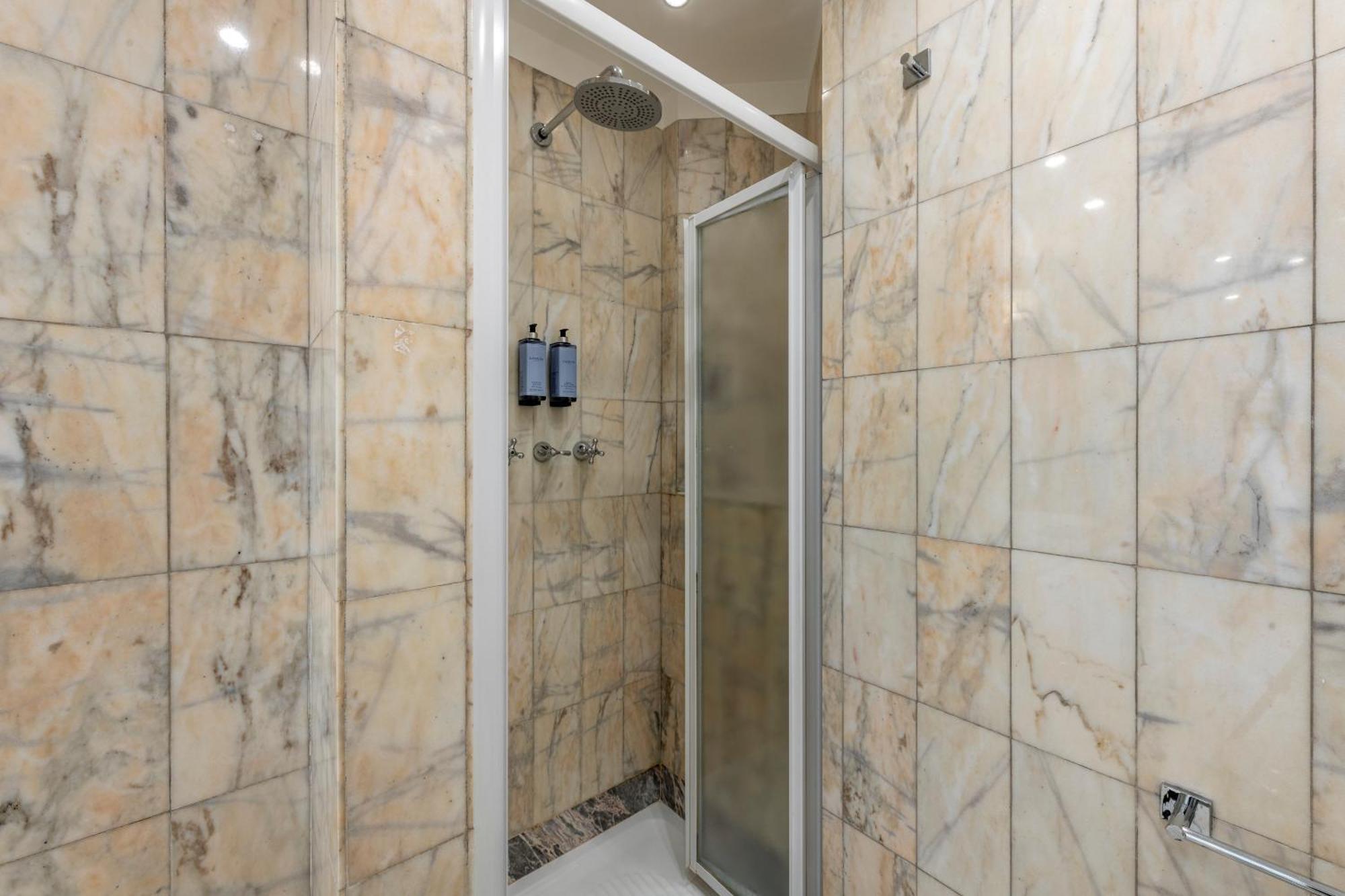 Milan Royal Suites - Duomo Santo Stefano Ngoại thất bức ảnh