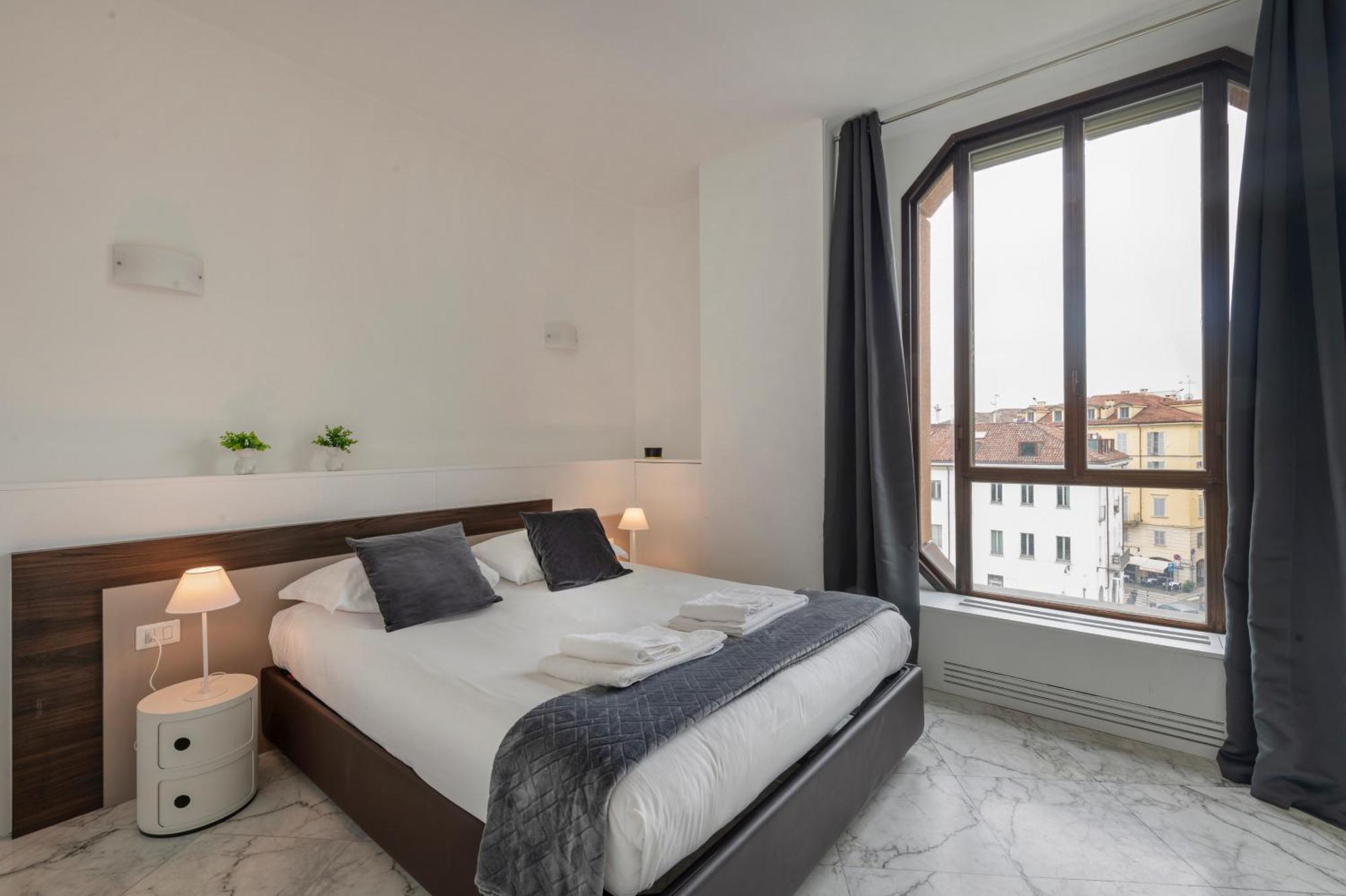Milan Royal Suites - Duomo Santo Stefano Ngoại thất bức ảnh