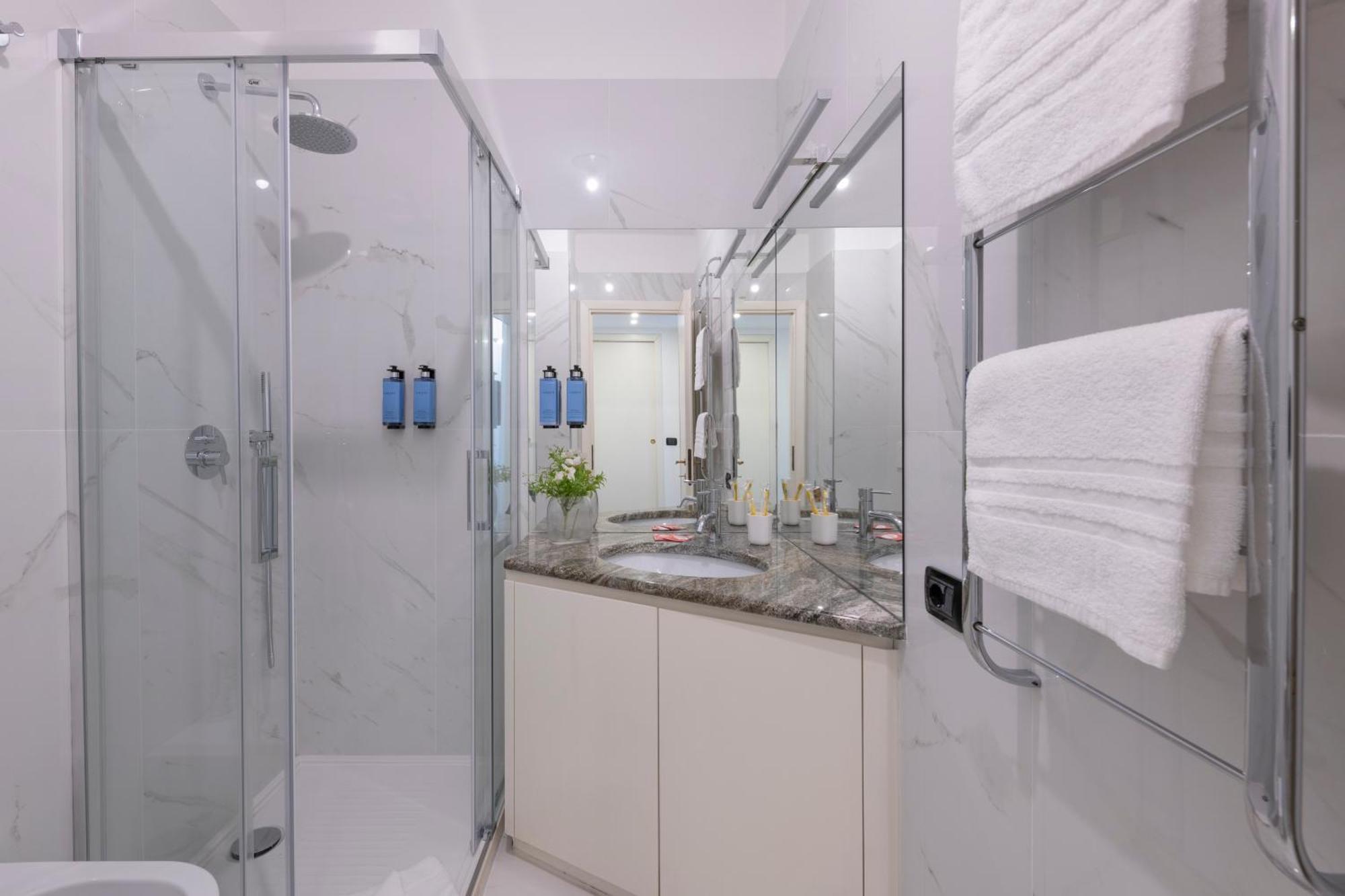 Milan Royal Suites - Duomo Santo Stefano Ngoại thất bức ảnh